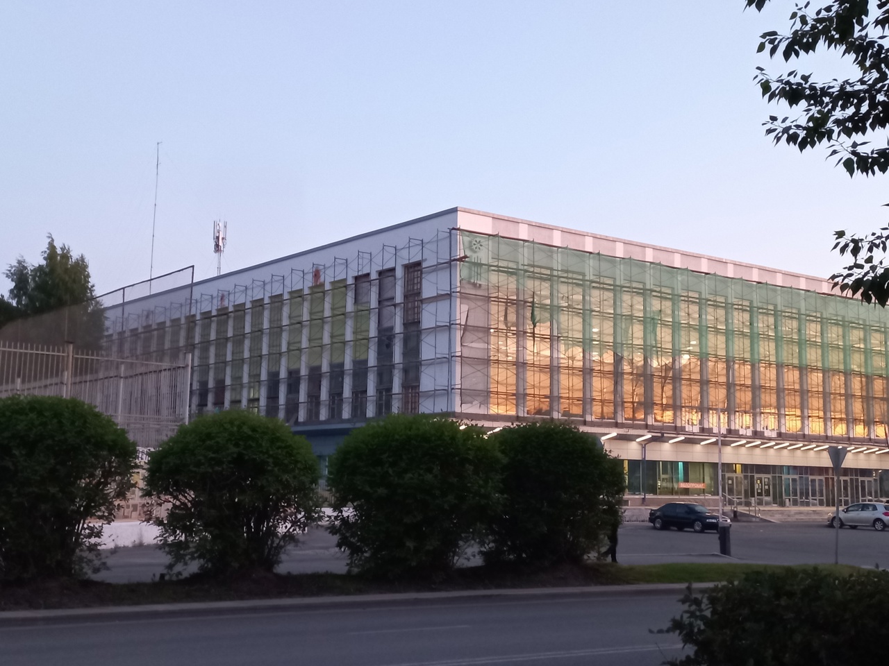 Первоуральский активист удивился «заколоченному» Ледовому дворцу Первоуральский активист удивился «заколоченному» Ледовому дворцу