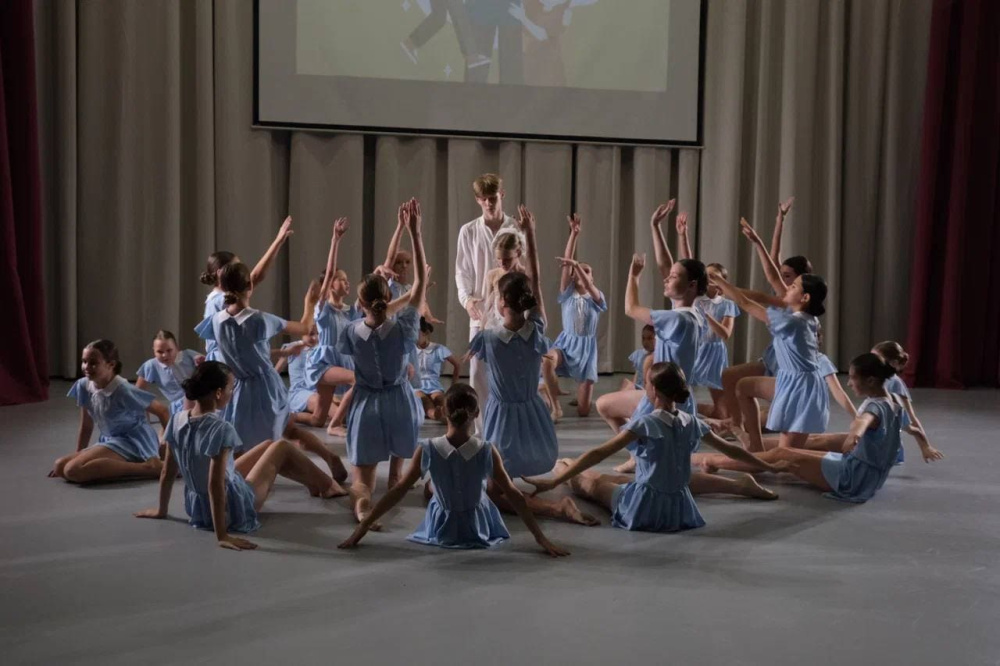 В Первоуральске прошёл тёплый концерт ко Дню отца: наградили активных пап и устроили семейный праздник | В Первоуральске прошёл праздничный концерт ко Дню отца