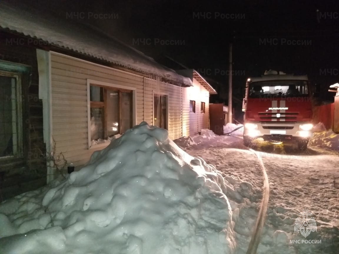 В Билимбае под Первоуральском сгорел киоск