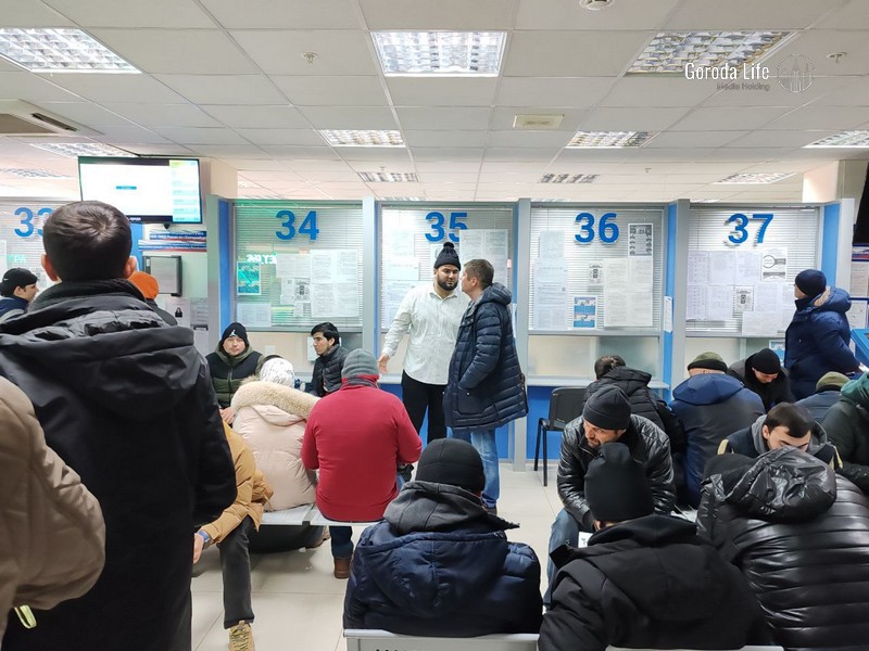 В России вдвое снизили квоту на количество мигрантов | Правительство снизило квоты на временное проживание мигрантов В России вдвое снизили квоту на количество мигрантов | Правительство снизило квоты на временное проживание мигрантов