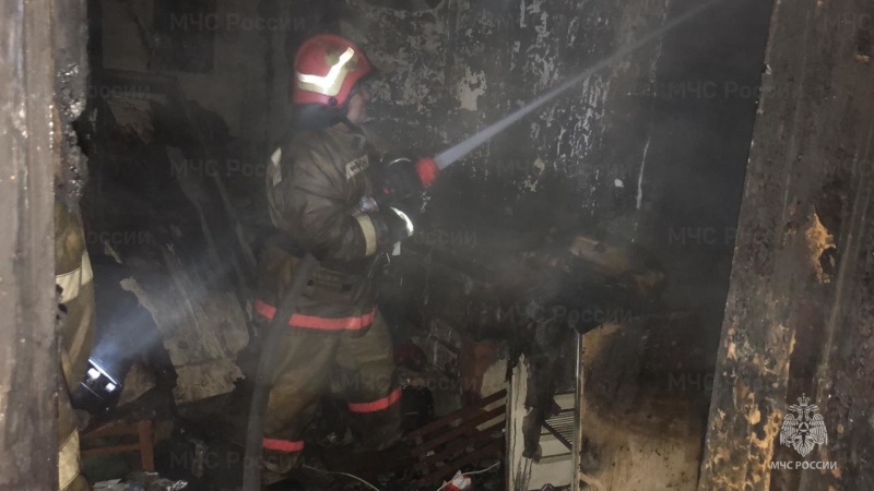 Ранним утром в поселке под Первоуральском сгорел частный жилой дом Ранним утром в поселке под Первоуральском сгорел частный жилой дом