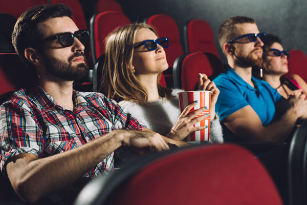 Кинотеатр с протекающей крышей: за сколько продают закрытый «Восход» в Первоуральске | В Первоуральске продают кинотеатр «Восход»