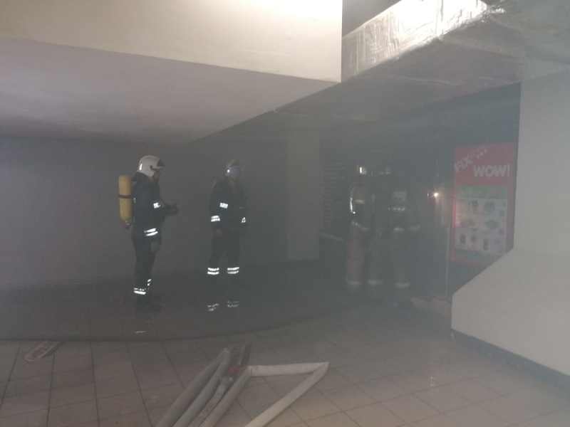 Утром в Первоуральске в здании загорелось оборудование Утром в Первоуральске в здании загорелось оборудование