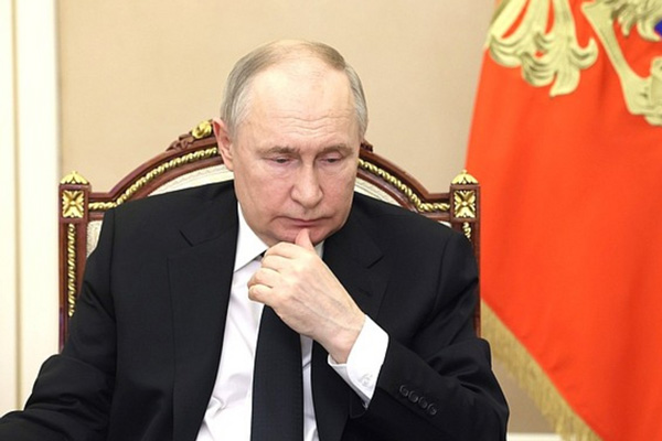 На время празднования 80-летия Победы наступит перемирие: Путин объявил о приостановлении боевых действий | Путин объявил перемирие на время празднования 80-летия Победы  