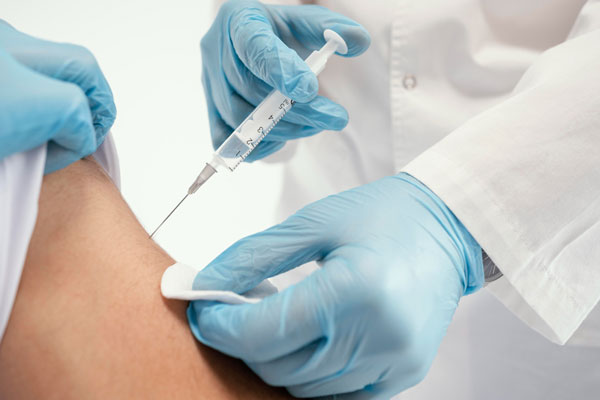 Первоуральские медики получили 10 тысяч доз вакцины от гриппа | В Первоуральске начинается вакцинация от гриппа