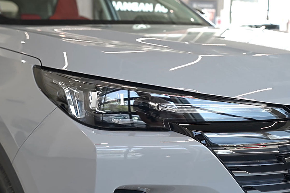 Аккумулятор сел в мороз? Включите фары на пару секунд — этот трюк удвоит шанс завести машину