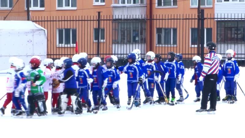 Юные первоуральцы заняли призовые места соревнований по хоккею с мячом | В Первоуральске завершился первый тур соревнований по хоккею с мячом