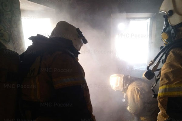 Накануне утром под Первоуральском загорелось административное здание