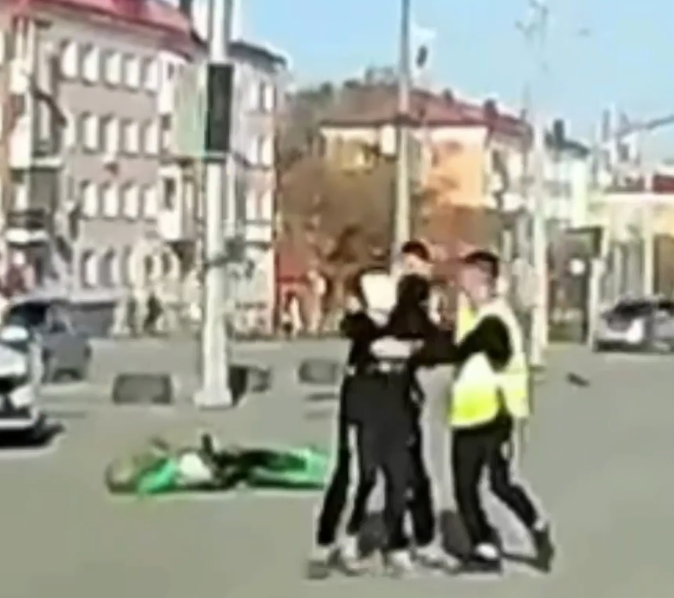 В Первоуральске силовики задержали 14-летнего водителя питбайка | На Урале силовики задержали 14-летнего водителя питбайка