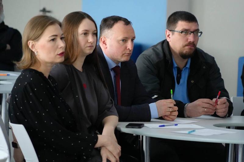 В Первоуральске эксперты выдвинули идеи по благоустройству городской набережной | Эксперты представили предложения для проекта набережной Первоуральска В Первоуральске эксперты выдвинули идеи по благоустройству городской набережной | Эксперты представили предложения для проекта набережной Первоуральска