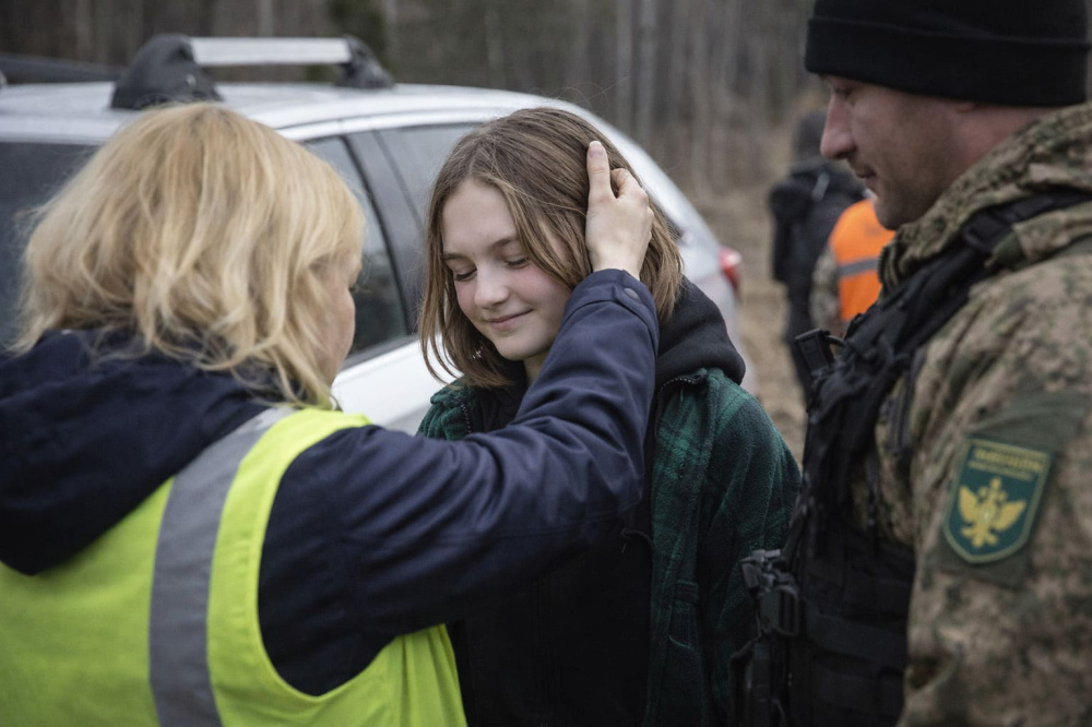 Пропавшую в Первоуральске 15-летнюю школьницу нашли живой в другом городе | В Первоуральске нашли пропавшую школьницу