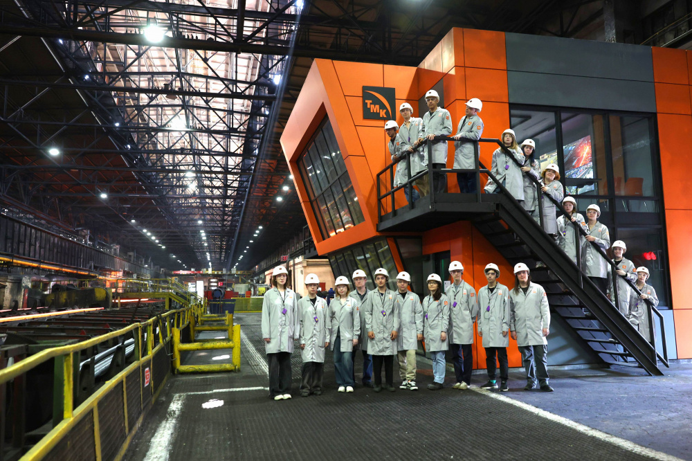 На Первоуральском новотрубном заводе студенты УрФУ прошли гибридные стажировки | На Урале студенты УрФУ прошли стажировки на одном из ведущих предприятий