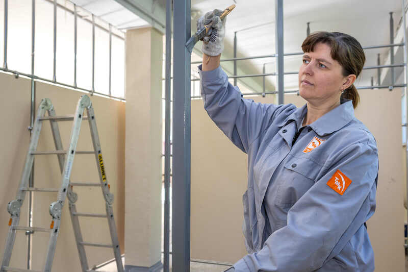 Школы Первоуральска получили поддержку от ПНТЗ: 9 миллионов рублей на развитие | ПНТЗ помог первоуральским школам