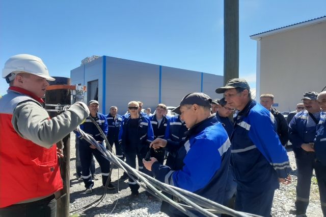 Энергетики провели в Первоуральске командные учения Энергетики провели в Первоуральске командные учения