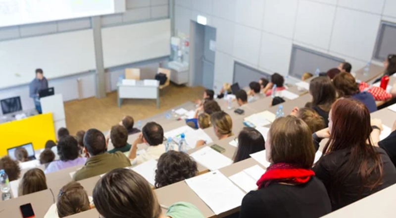 Диплом или зарплата: 64% россиян уверены, что высшее образование помогает повышать доходы | Более 60% россиян признают преимущество высшего образования Диплом или зарплата: 64% россиян уверены, что высшее образование помогает повышать доходы | Более 60% россиян признают преимущество высшего образования