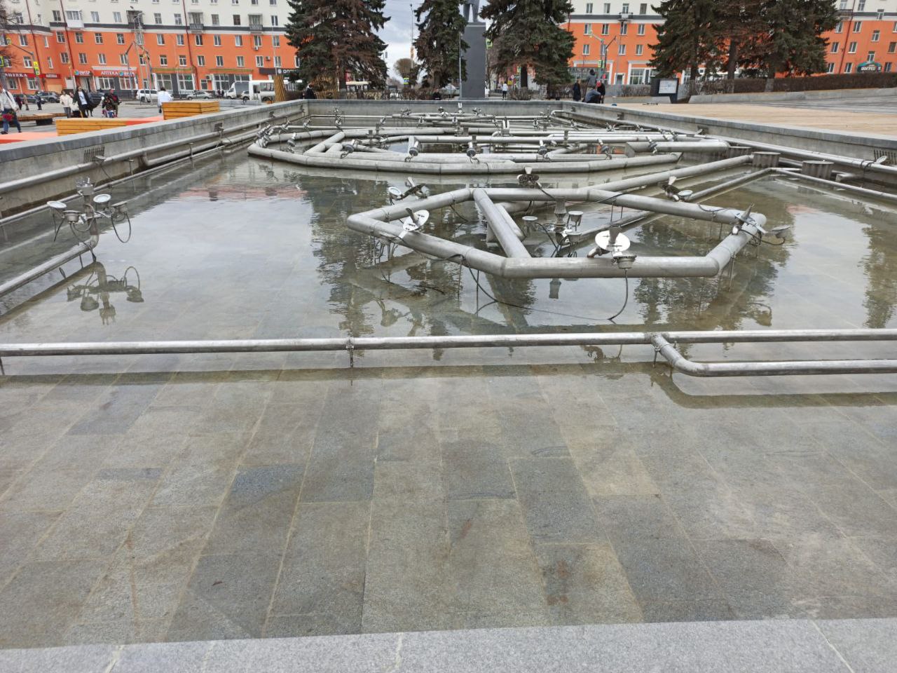 Первоуральцы пожаловались на перебои в работе фонтана Первоуральцы пожаловались на перебои в работе фонтана