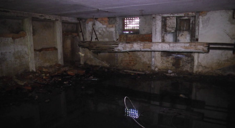 В Первоуральске занялись фекалиями в подвалах жилых домов | На Урале обеспокоены ситуацией с подтопленными подвалами