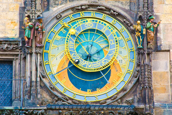 Таронумеролог предупредила знаки зодиака о резких переменах в жизни — кому повезёт, а кому лучше затаиться | Таронумеролог рассказала, какие испытания ждут все знаки зодиака с 10 по 12 октября