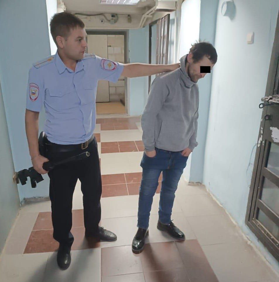 На Урале поймали хулигана, напугавшего людей винтовкой 