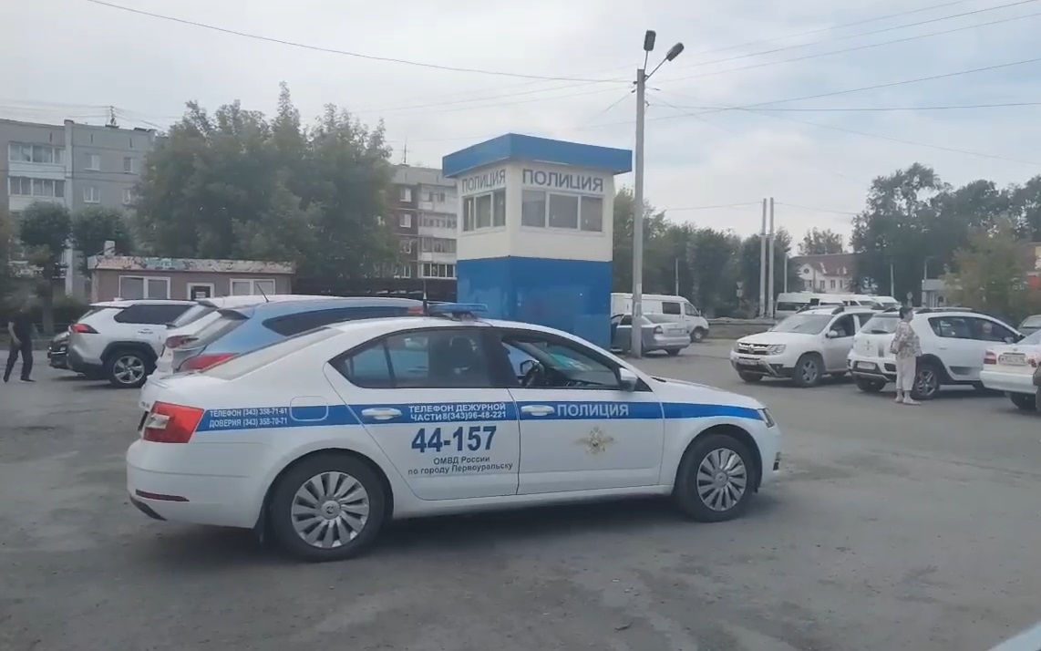 Полицейские Первоуральска включили громкоговорители, чтобы напомнить гражданам о мошенниках