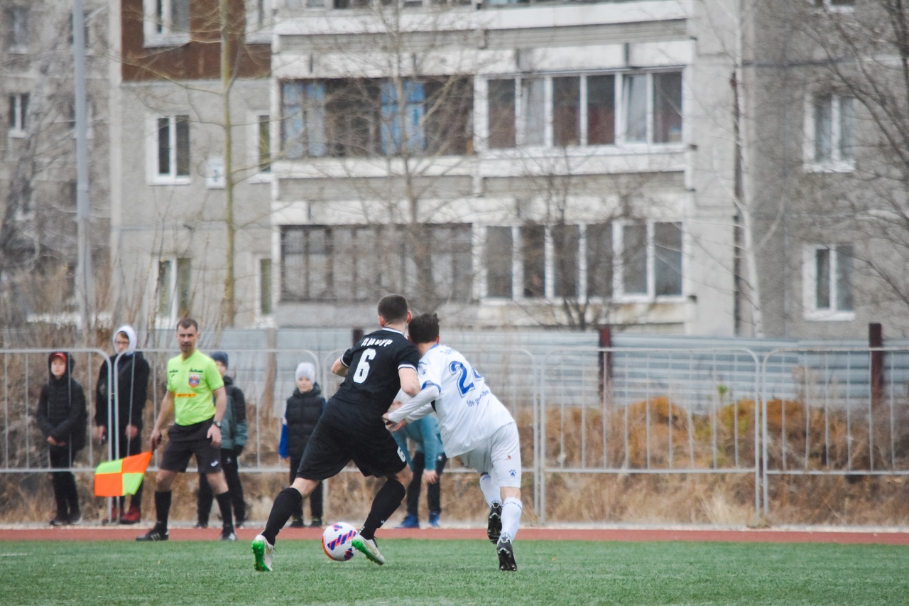 «Динур» и «Трубпром» отстаивают честь Первоуральска в областном чемпионате по футболу