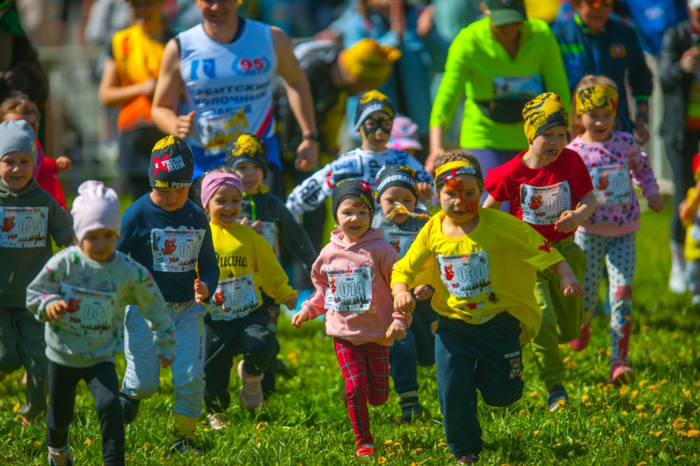 Юбилейный забег «ПервоуральскОпен» собрал рекордное количество участников | Юбилейный забег «ПервоуральскОпен» собрал рекордное количество участников