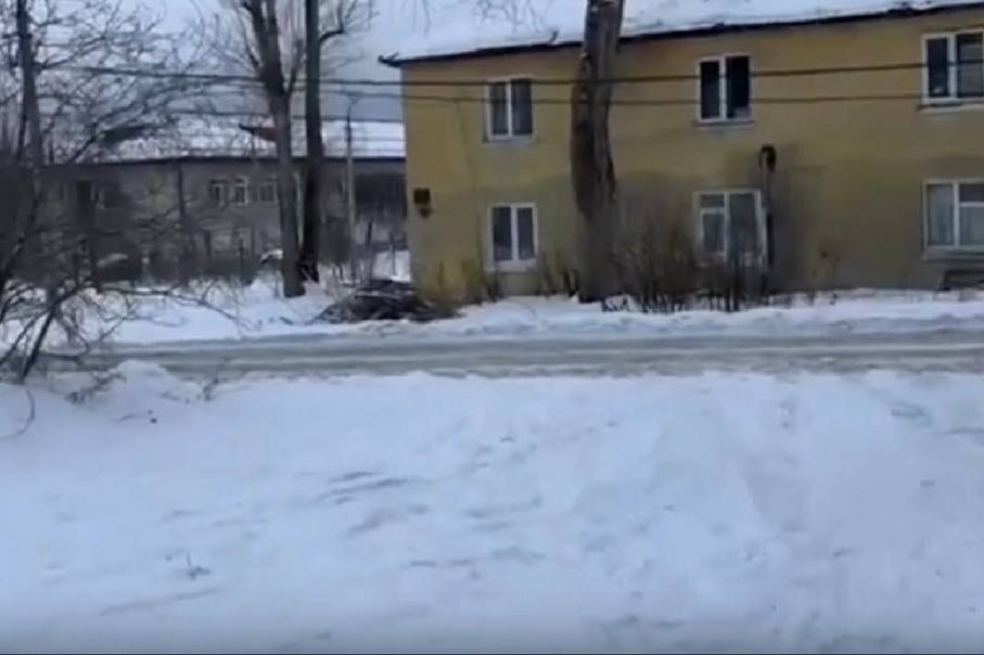 Жителям Первоуральска помогли спастись от зловонного ручья, текущего к детскому саду | На Урале устранили коммунальную аварию, которая негативно влияла на экологию