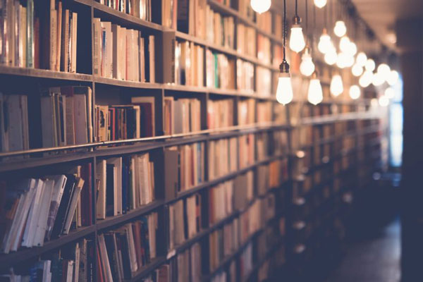 В Первоуральске пройдет книжная выставка в память о жертвах репрессий | Первоуральская библиотека приглашает на выставку в память о репрессированных