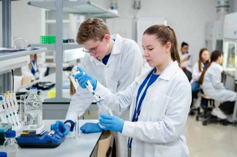 На Урале школьники представили 20 инновационных проектов | Свердловские школьники создали инновационные капсулы для удаления шерсти питомцев