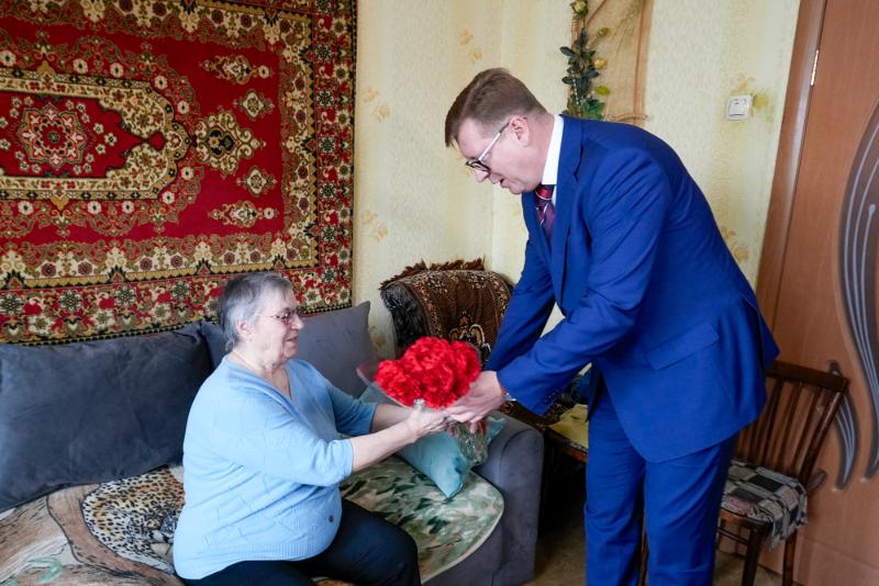 Первоуральским ветеранам вручили медали «80 лет Победы в Великой Отечественной войне» | В Первоуральске ветеранам вручили памятные медали к 80-летию Победы 