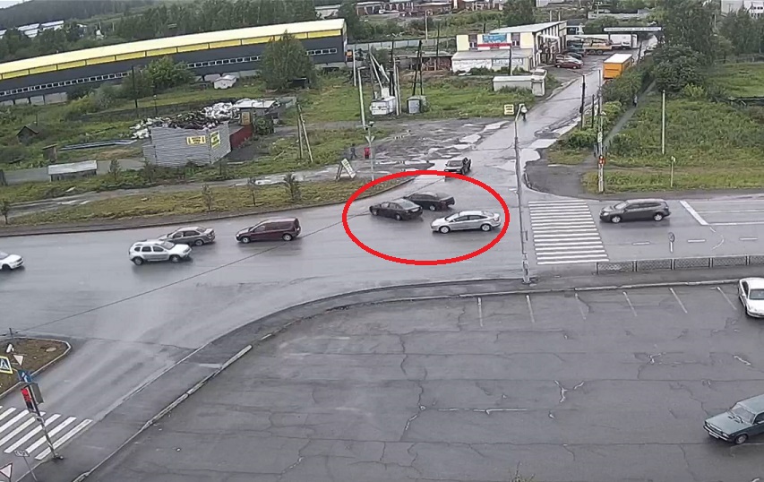 В Талице на оживлённой дороге столкнулись автомобили