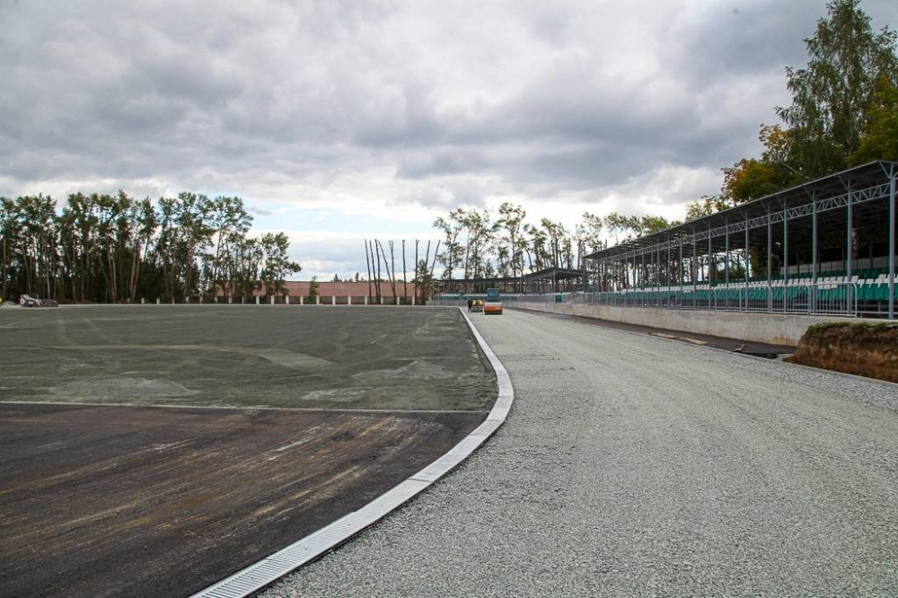 В Первоуральске завершился ремонт дорог в микрорайоне Хромпик | В одном из микрорайонов Урала отремонтировали шесть дорог