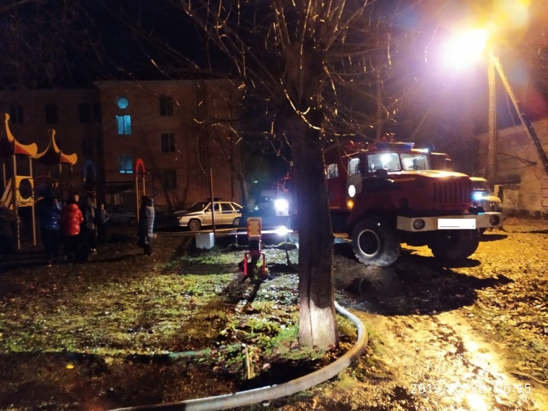 Накануне в Первоуральске в двухэтажке горела квартира