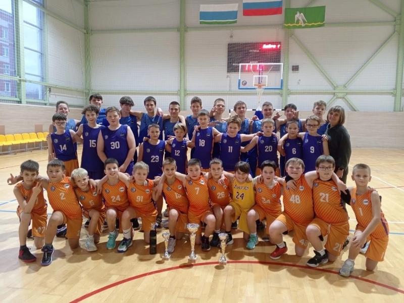 Юные первоуральские баскетболисты обогнали соперников из Ревды | Баскетболисты из Первоуральска привезли медали Первенства 