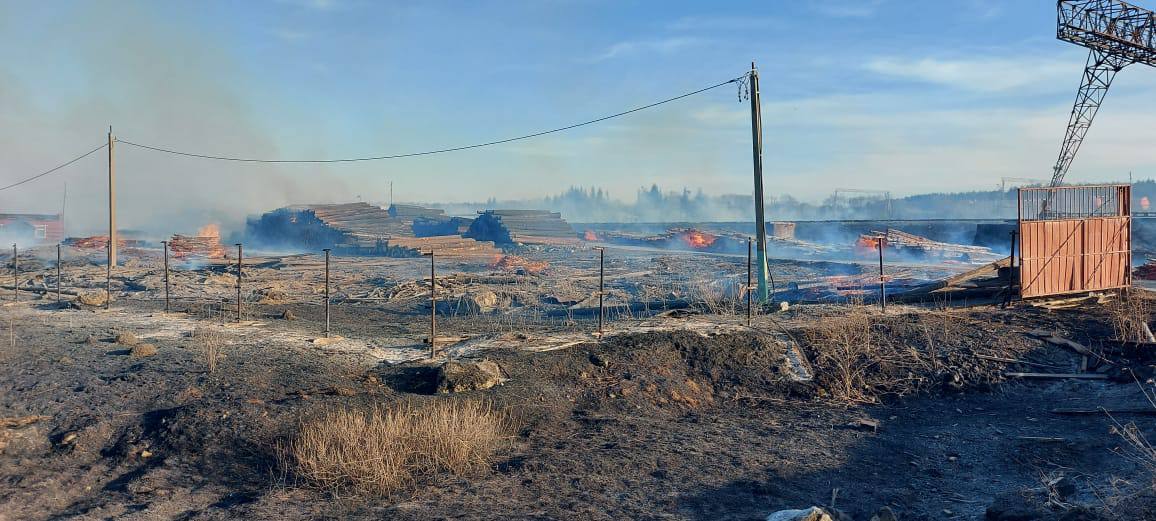 Прокуратура начала проверку из-за крупного пожара в посёлке Прогресс