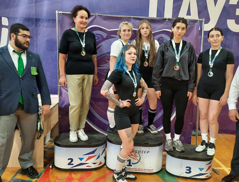 Первоуральские пауэрлифтеры завоевали три медали на первенстве Свердловской области | Первоуральские девушки стали лучшими пауэрлифтерами области