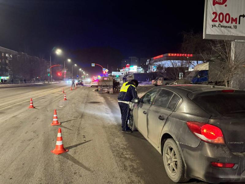 В Первоуральске водитель грузовика с 13-летним стажем насмерть сбил мужчину | В Первоуральске водитель Mitsubishi насмерть сбил мужчину