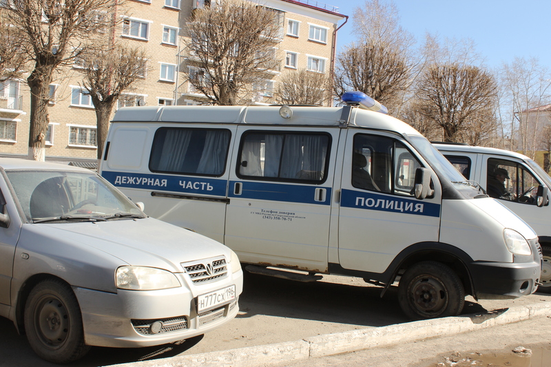 С автозаправки в Первоуральске украли топлива почти на 10 000 рублей | В Первоуральске злоумышленник похитил топливо с заправки