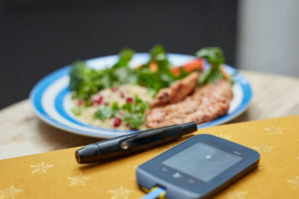 Сахарный диабет как "ускоритель" старения: профессор раскрыла механизмы и пути замедления | Почему диабет поражает все органы: мнение геронтолога