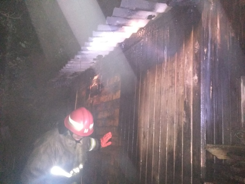 Накануне под Первоуральском сгорел садовый дом