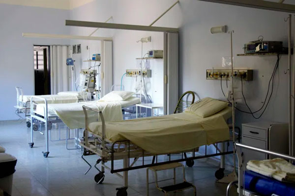 В Первоуральске мужчина умер в пустой больнице