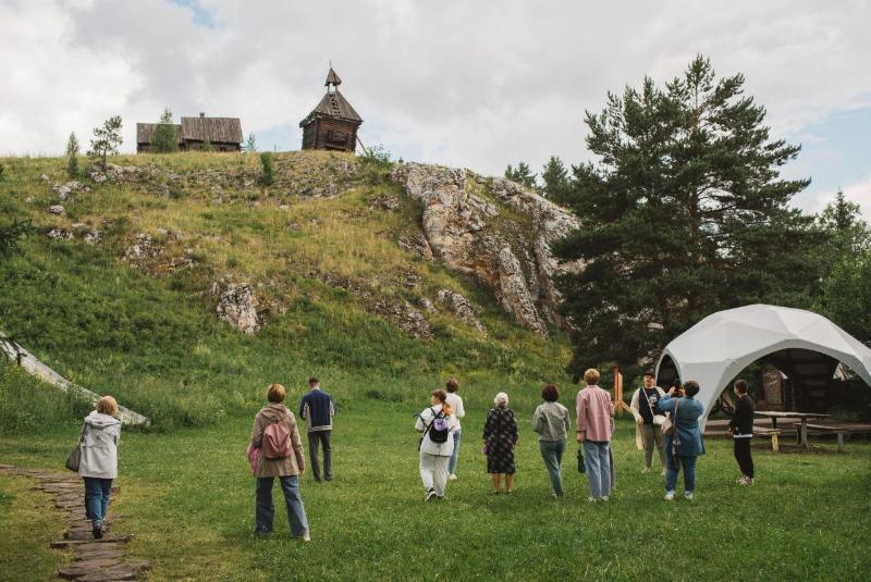 Первоуральцы отыскали сокровища Урала под ясным небом: в округе прошла экскурсия по историческим местам   | Жители Первоуральска посетили экскурсию «По следам железных караванов»  