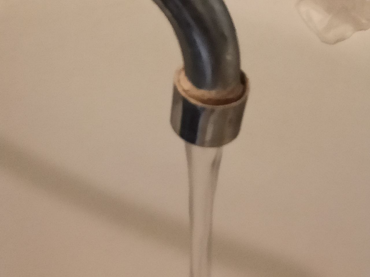 Жители Первоуральска продолжают жаловаться на многомесячное отсутствие горячей воды