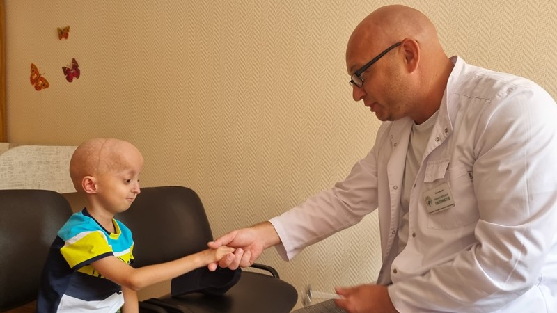 В Свердловской больнице наблюдается ребенок с редчайшим генетическим заболеванием | Уральские медики наблюдают за состоянием ребенка с редчайшим заболеванием