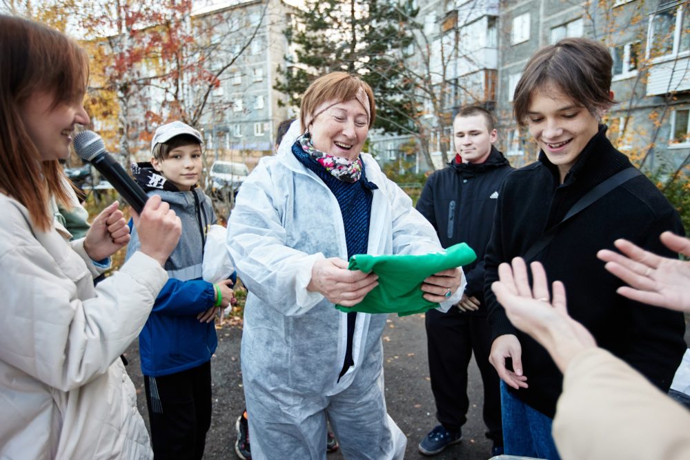 В Первоуральске навели порядок на хоккейном корте