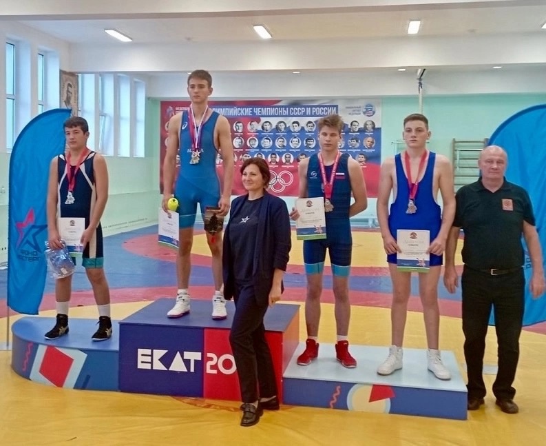 Спортсмен из Первоуральска отличился на соревнованиях по греко-римской борьбе | Первоуральский спортсмен стал чемпионом соревнований по греко-римской борьбе