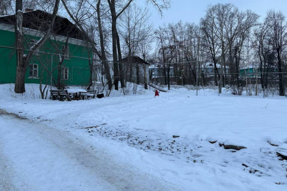 В Первоуральске добились сноса опасного барака | На Урале снесли барак, привлекавший внимание маргиналов