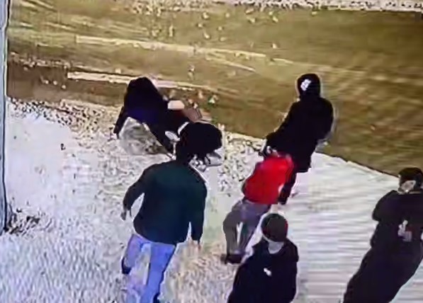 По факту избиения мужчины в Первоуральске возбуждено уголовное дело | Следственный комитет возбудил уголовное дело по факту избиения мужчины в Первоуральске