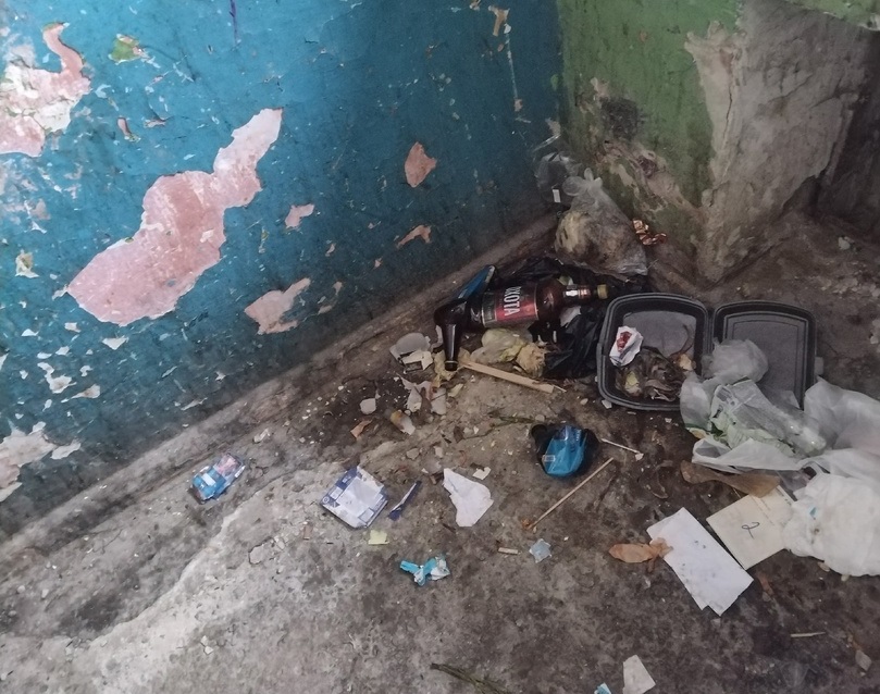 Первоуральцы пожаловались на «сборище алкашей и наркоманов» возле полиции