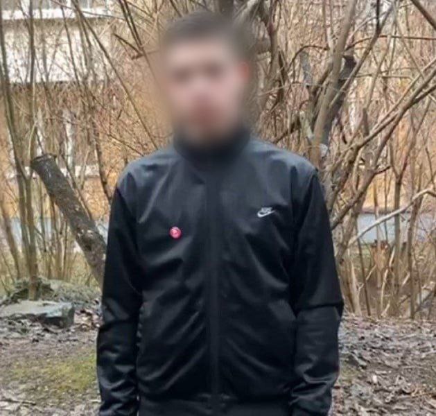 В Первоуральске разгорелся конфликт между школьниками: Тупак избил сверстника за видео с извинениями | В Первоуральске школьник избил сверстника за ролик с извинениями на коленях В Первоуральске разгорелся конфликт между школьниками: Тупак избил сверстника за видео с извинениями | В Первоуральске школьник избил сверстника за ролик с извинениями на коленях